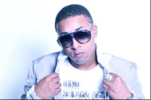 Biografía de Angel Doze