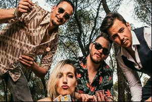 Biografía de Jenny And The Mexicats