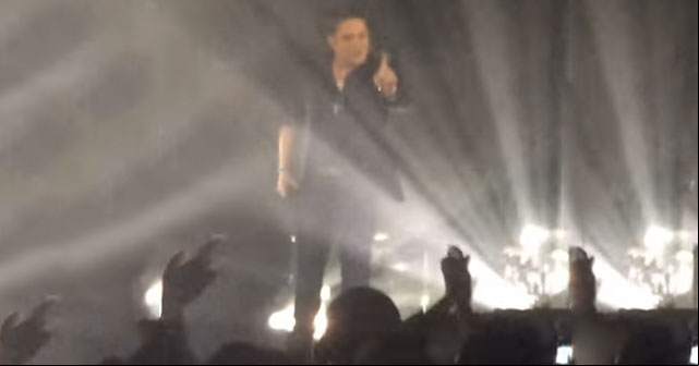 Alejandro Sanz detiene concierto para defender a mujer agredida (VIDEO)