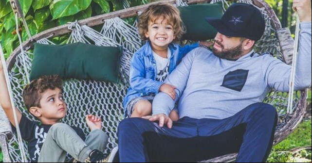 ¡Divinos! Así fue como pillaron a Nacho durmiendo con sus hijos [FOTO]