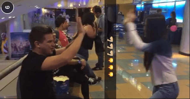 Daniella Cabello en el cine con su novio Omar Acedo junto a su joven pareja