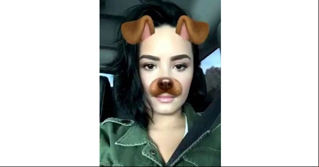 Demi usando el filtro Demi usando el filtro