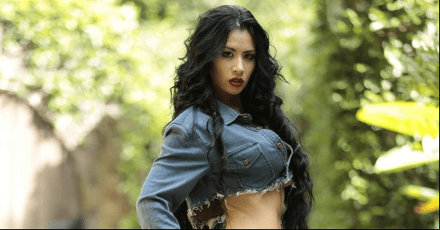 ¡Ufff! Diosa Canales se fue de fiesta y se le olvidó la ropa interior