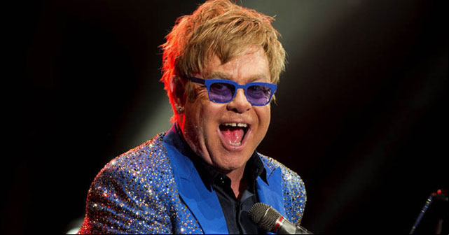 Elton John califica de maravilloso al Papa Francisco