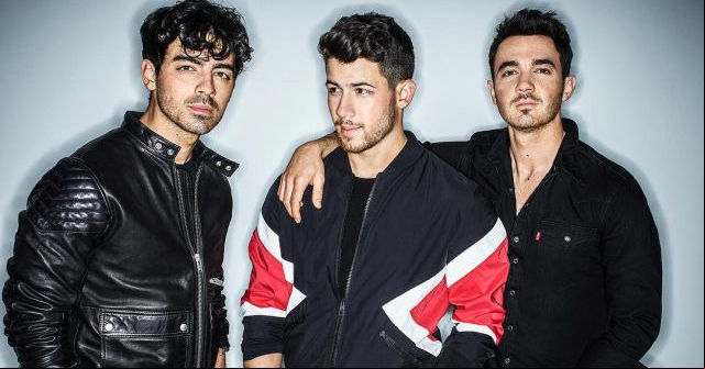 Los hermanos Kevin, Joe y Nick