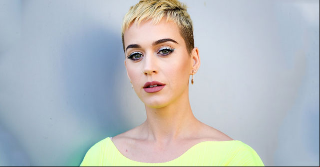 Katy Perry posterga inicio de gira