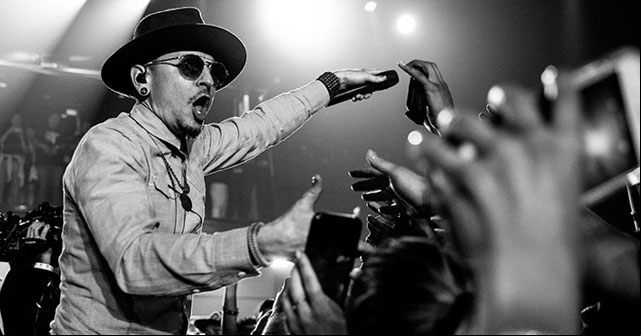 Filtran llamada al 911 donde anuncian la muerte de Chester Bennington