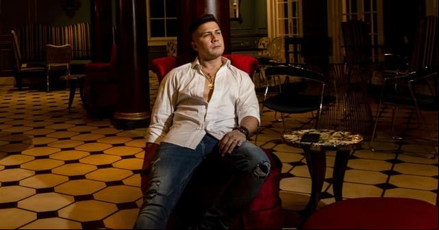 Lion Lázaro lanzó videoclip oficial del tema <em>“Que levante la mano”</em>