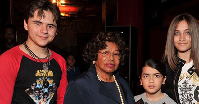 Juez devuelve la custodia de los hijos de Michael Jackson a su abuela Katherine