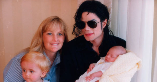 Ex exposa de Michael Jackson dice no ser padre de sus hijos