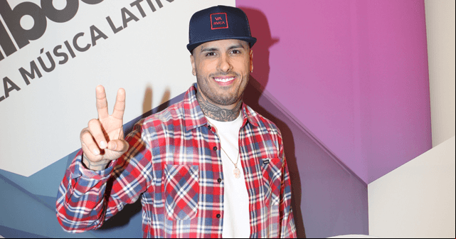 Mira como celebró Nicky Jam sus premios en los Latin Billboards 