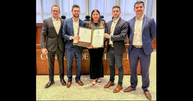 Destra recibe reconocimiento por parte del Concejo de Medellín