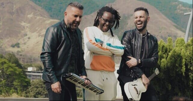 <em>“Lluéveme”</em> lo nuevo de James Lakay junto a Alkilados