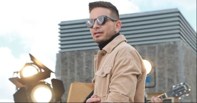 Omar Acedo lanza <em>“Besos en Guerra”</em>