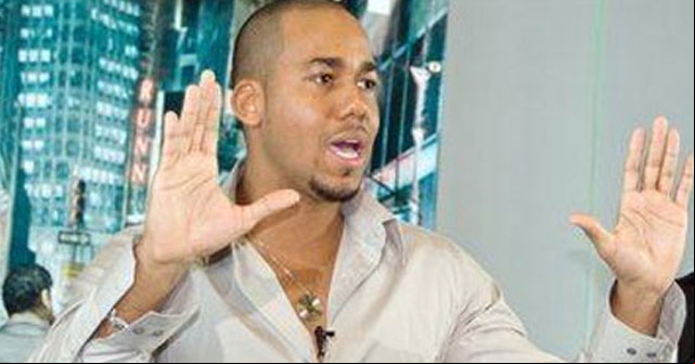 Romeo firma Contrato Millonario como solista
