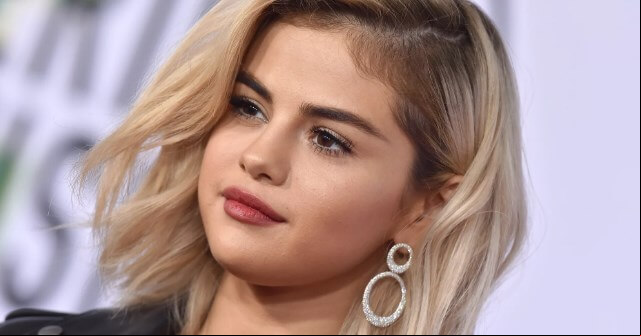 Selena Gomez alarma a sus fanáticos por una cicatriz