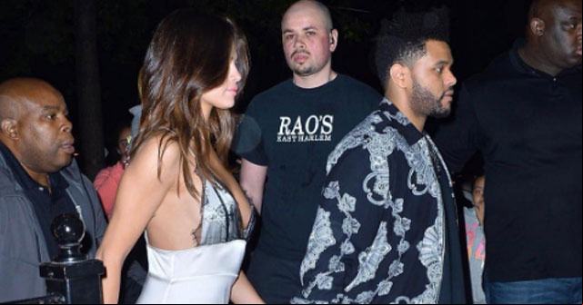 Selena Gómez es captada con sexy vestido