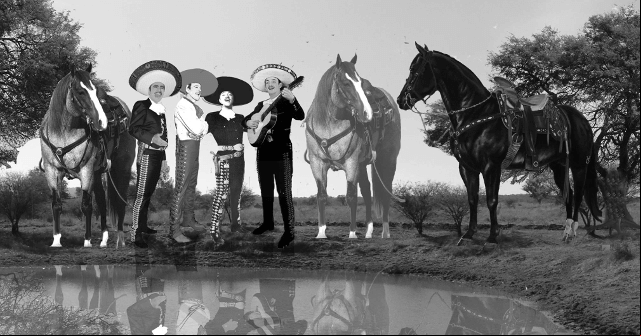 Vicente Fernández muestra sus dotes con el Photoshop [FOTOS]