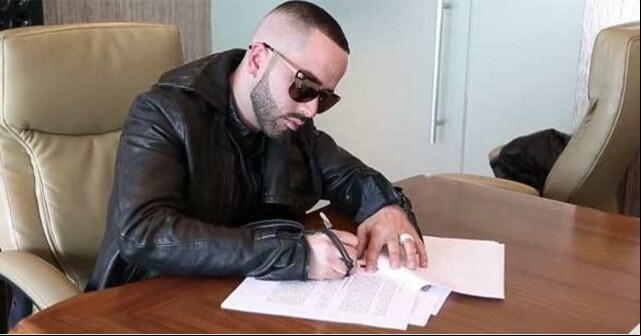 ¡Genial! Yandel firmó contrato con Roc Nation